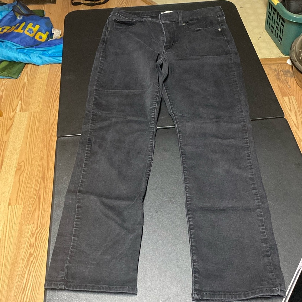 Levi’s waterless black jeans